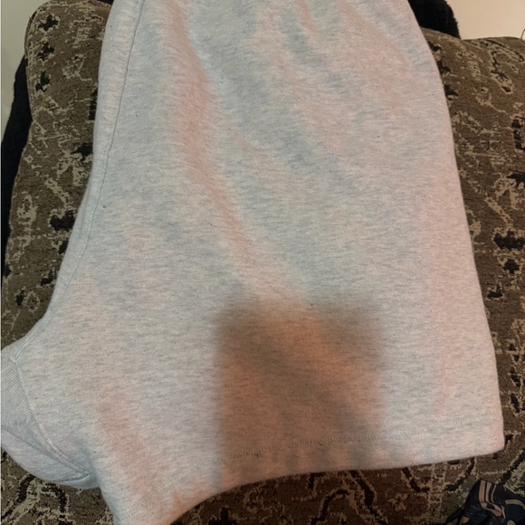 Essentials Fear of God Small Gray Men's Shorts Like New. Pristine condition - Picture 5 of 7